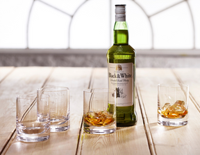 Black & White Blended Scotch Whisky 750ml